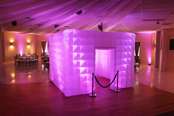 inflatable photo booth